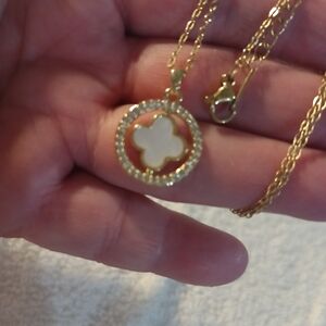 Elegant Gold and White Pendant Necklace